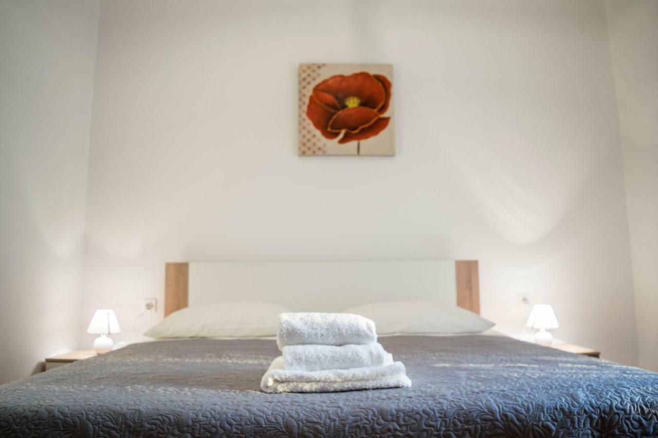 Duje & Roko Apartments Sibenik Luaran gambar
