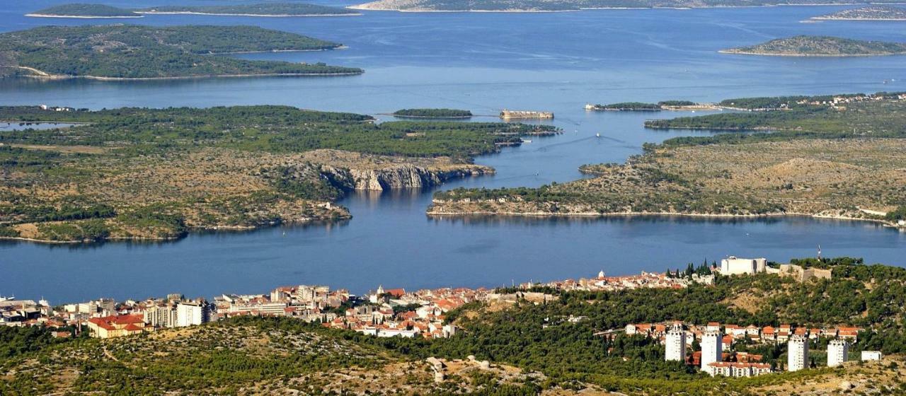 Duje & Roko Apartments Sibenik Luaran gambar
