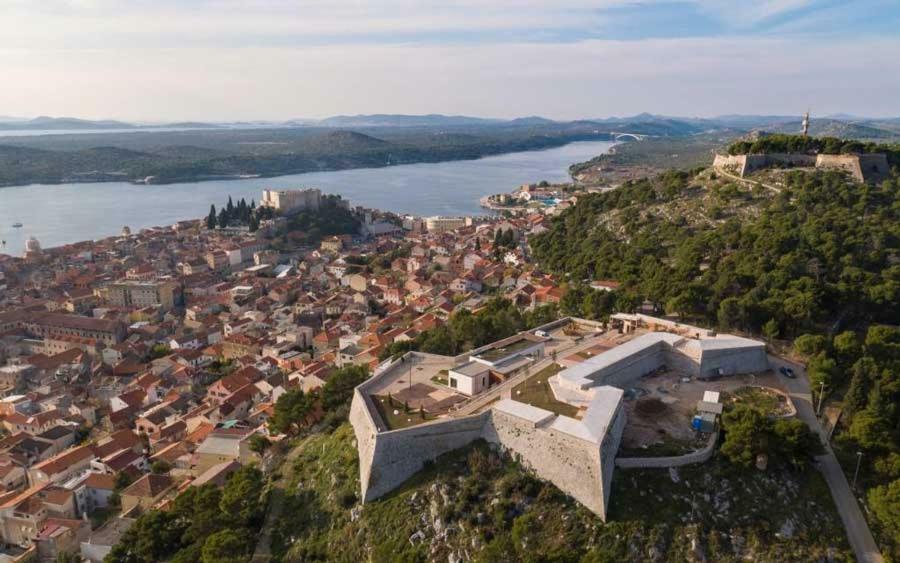 Duje & Roko Apartments Sibenik Luaran gambar
